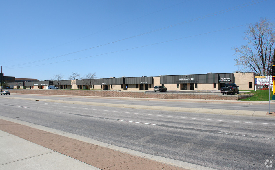 7850-7890 12th Ave E, Bloomington, MN for lease - Building Photo - Image 2 of 12