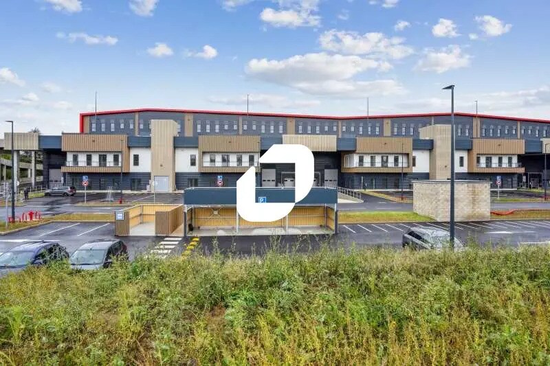 2 Avenue Denis Diderot, Élancourt for lease Building Photo- Image 1 of 20