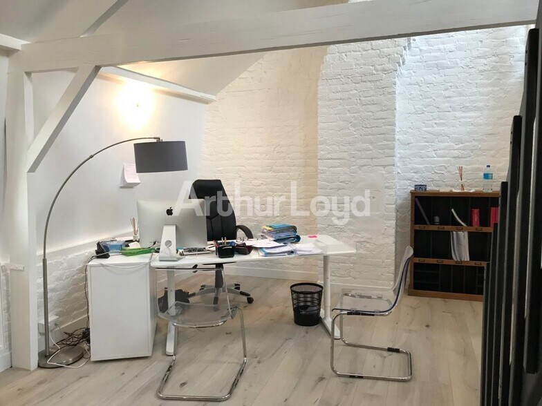 Bureau dans La Madeleine à vendre - Photo du bâtiment - Image 2 de 8