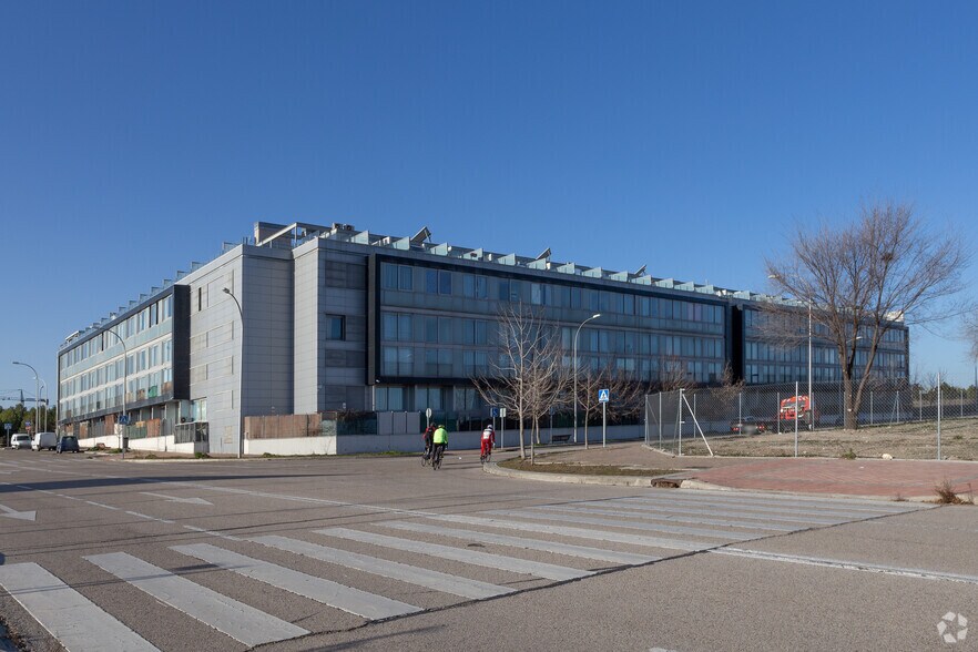 Calle Cerro del Murmullo, 13, Madrid, Madrid à vendre - Photo du bâtiment - Image 2 de 3