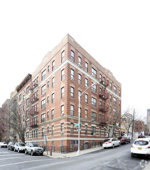 870 E 175th St, Bronx, NY for lease - Primary Photo - Image 1 of 4