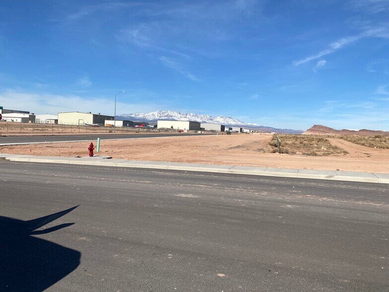 4500 Airport Parkway, St George, UT à vendre - Photo du bâtiment - Image 1 de 10