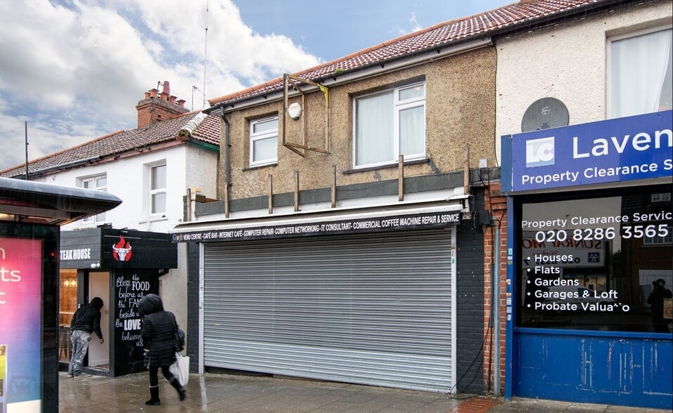 18-18A Cheam Common Rd, Worcester Park for sale - Building Photo - Image 2 of 3
