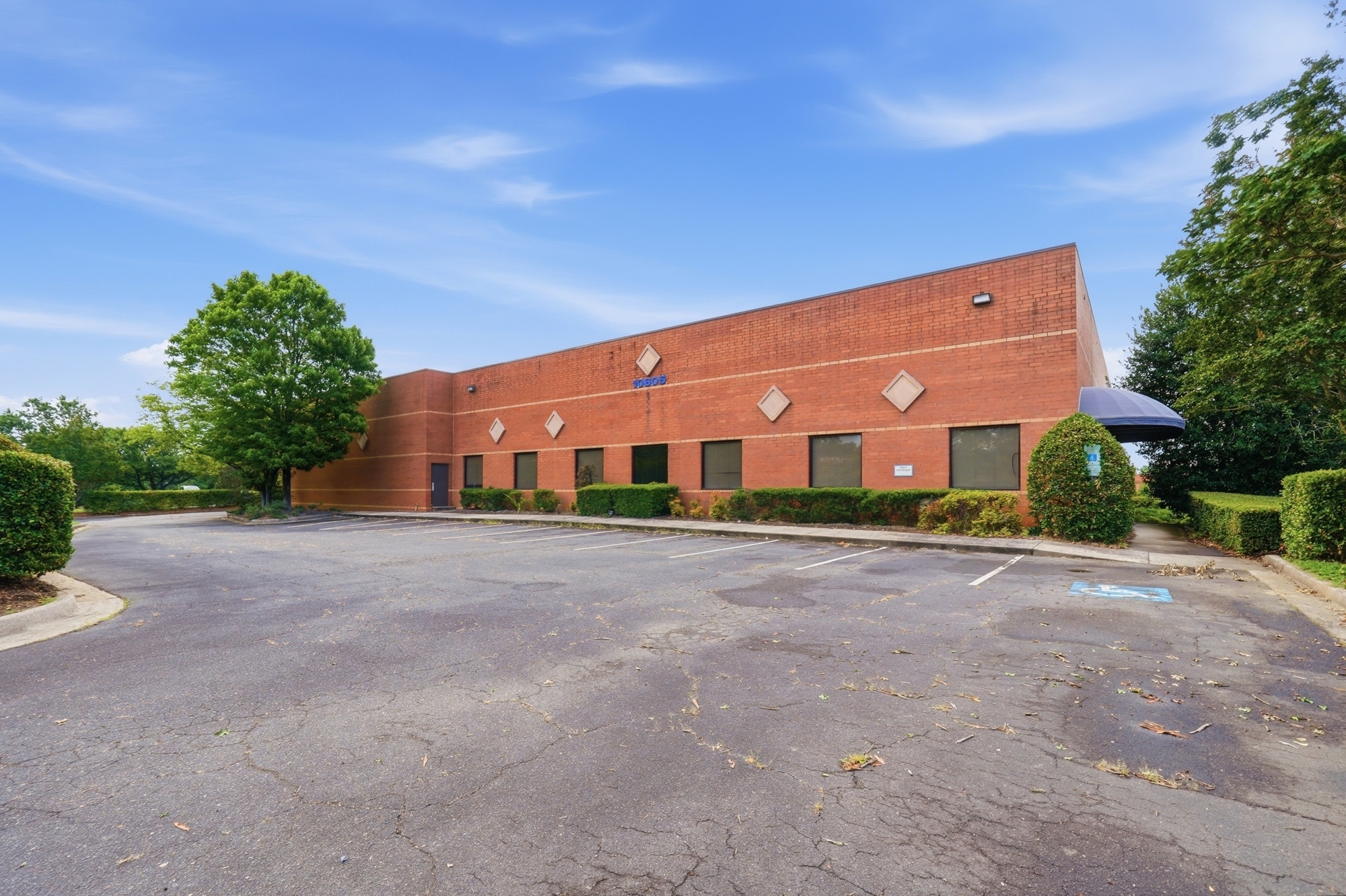 10605 Southern Loop Blvd, Pineville, NC for lease Building Photo- Image 1 of 32