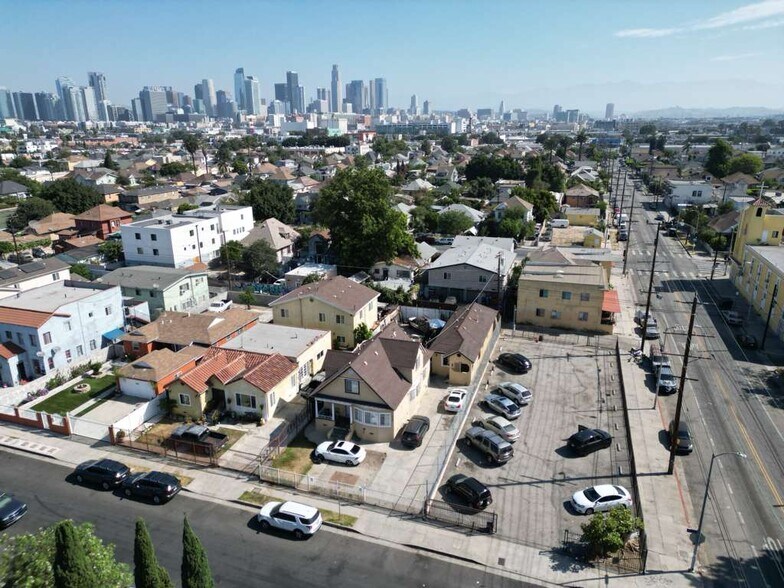 2315-2319 Griffith Ave, Los Angeles, CA à vendre - Photo du bâtiment - Image 3 de 7