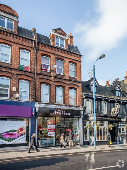 124 Putney High St, London for lease - Primary Photo - Image 1 of 4