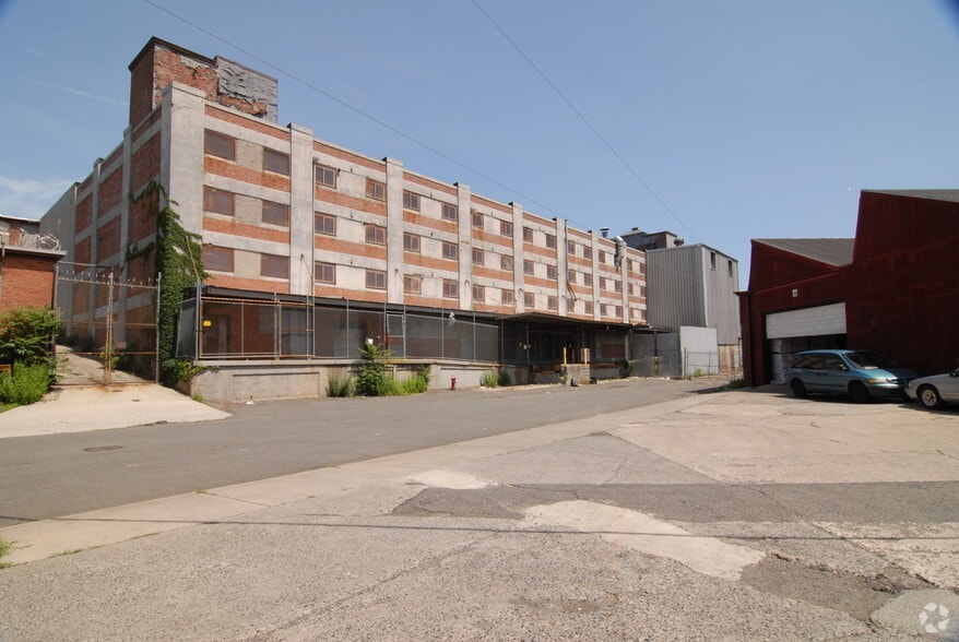 2-20 Brighton Ave, Passaic, NJ for lease - Building Photo - Image 2 of 38