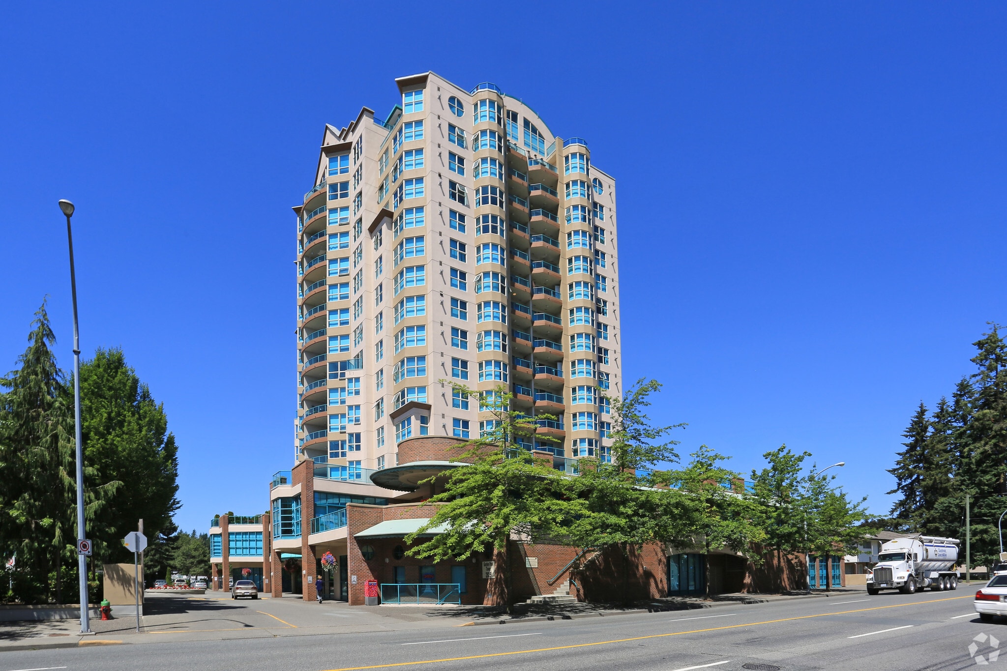 2825 Clearbrook Rd, Abbotsford, BC for lease Primary Photo- Image 1 of 3
