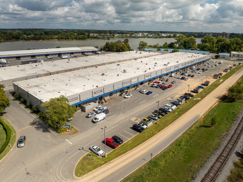 2400 Cantrell Rd, Little Rock, AR for lease - Building Photo - Image 3 of 7