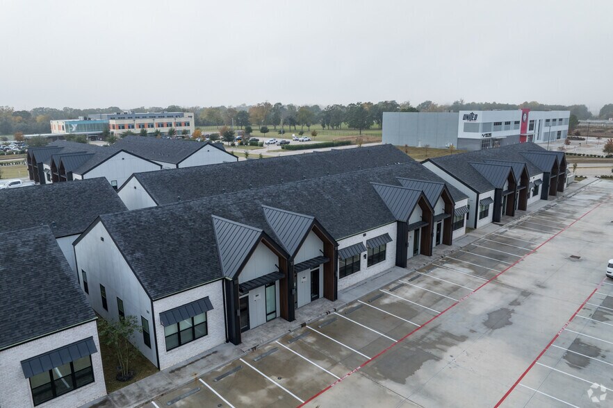 5251 Katy Mills Circle, Katy, TX à vendre - Photo du bâtiment - Image 3 de 11