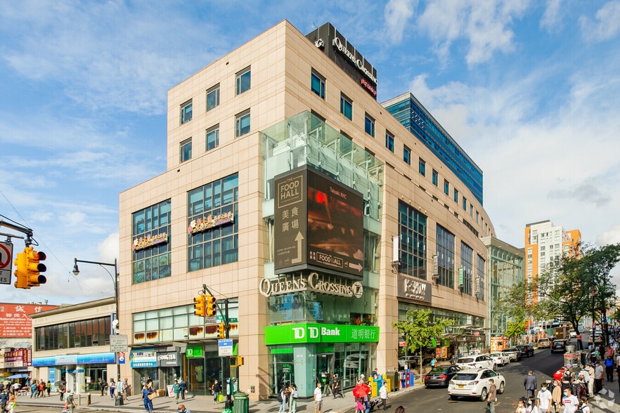 136-17 39th Ave, Flushing, NY for lease - Building Photo - Image 3 of 22