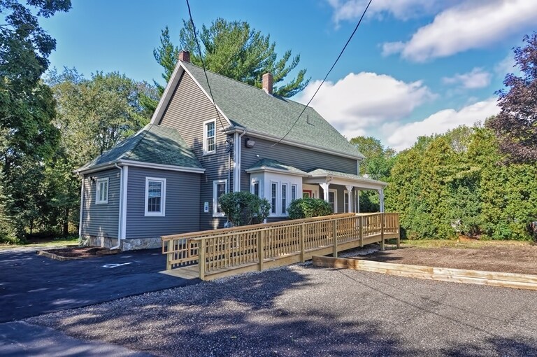 661 South St W, Raynham, MA à louer Photo principale- Image 1 de 15