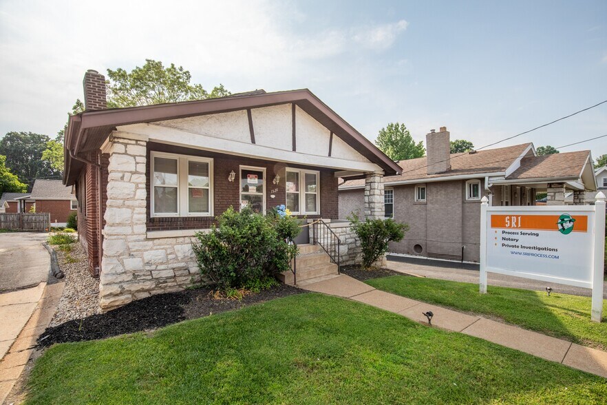 1528 S Big Bend Blvd, Saint Louis, MO à vendre - Photo du bâtiment - Image 1 de 8