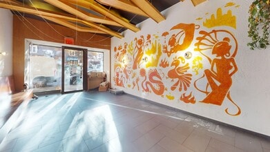 15 W 8th St, New York, NY for lease Interior Photo- Image 2 of 8