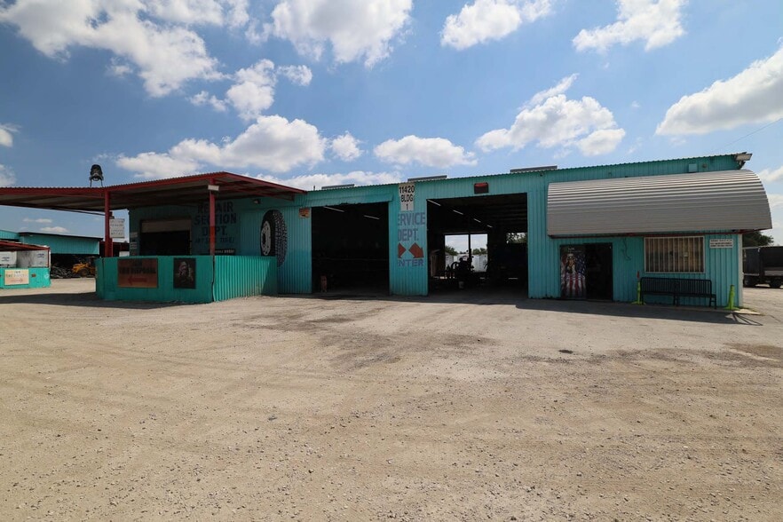 11420 S State Highway 16, San Antonio, TX à vendre - Photo du bâtiment - Image 3 de 19