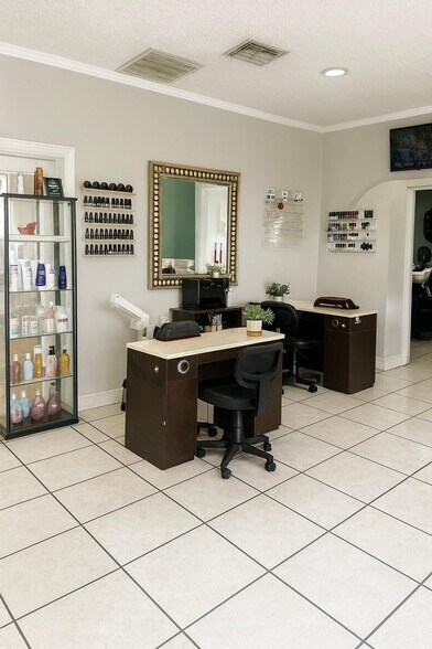 2095 E Irlo Bronson Memorial Hwy, Kissimmee, FL à louer - Photo du bâtiment - Image 3 de 4