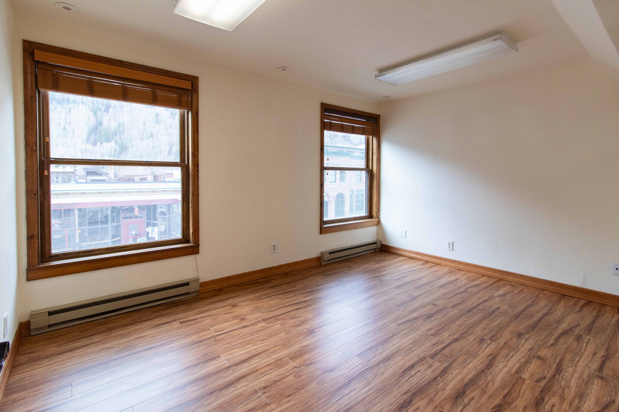135-137 Colorado Ave, Telluride, CO for lease Interior Photo- Image 1 of 8