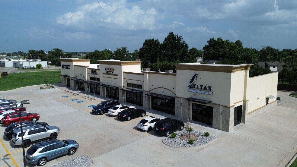 1008 SW 4th St, Moore, OK à vendre - Aérien - Image 3 de 10