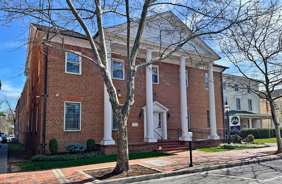 50 S Cameron St, Winchester, VA à vendre - Photo du bâtiment - Image 2 de 9