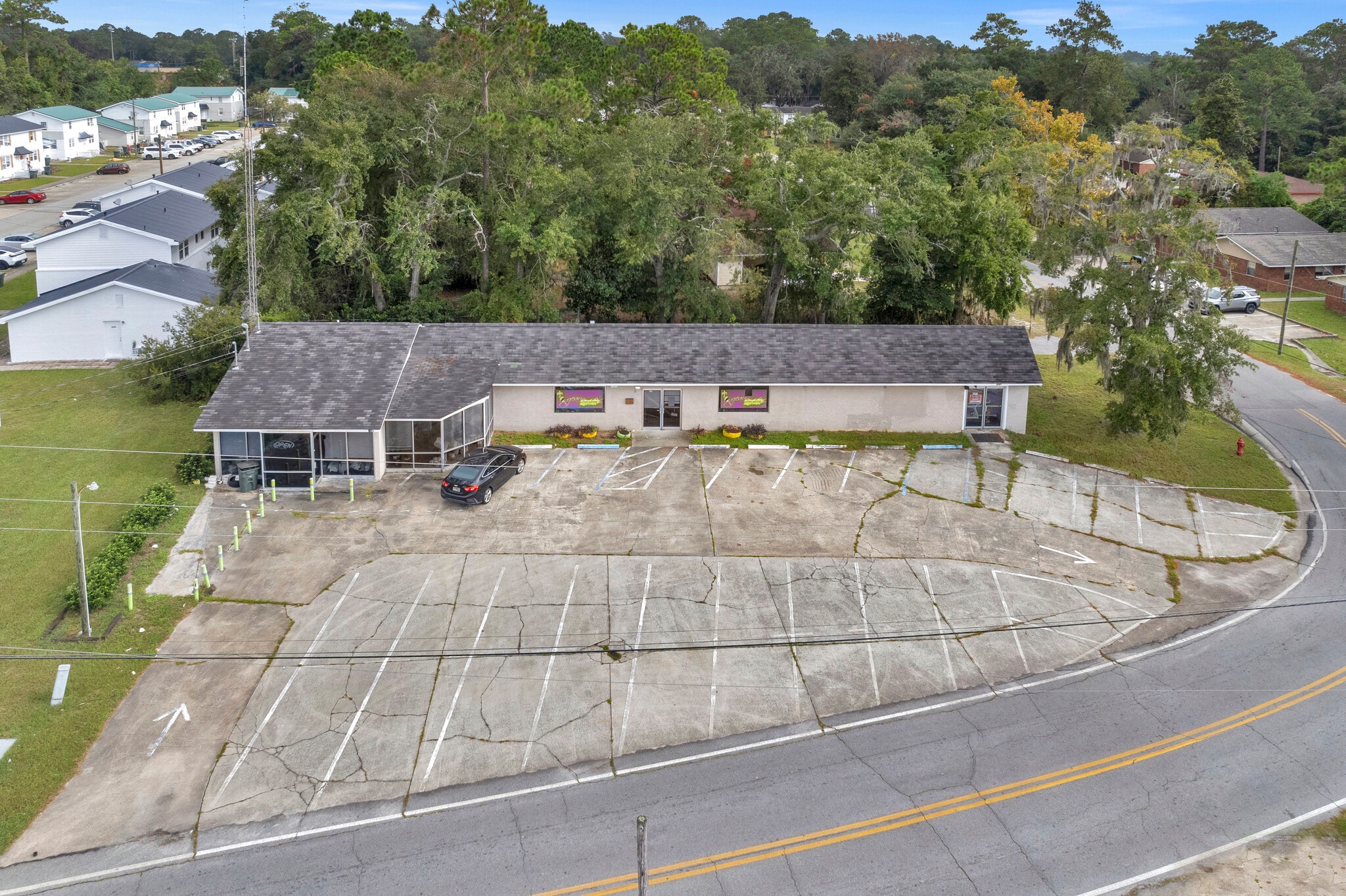 315 S Welborn St, Hinesville, GA à vendre Photo du bâtiment- Image 1 de 19