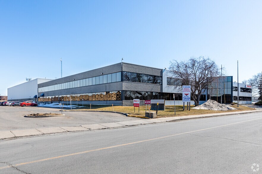 2100-2110 52e Av, Montréal, QC for sale - Building Photo - Image 1 of 1