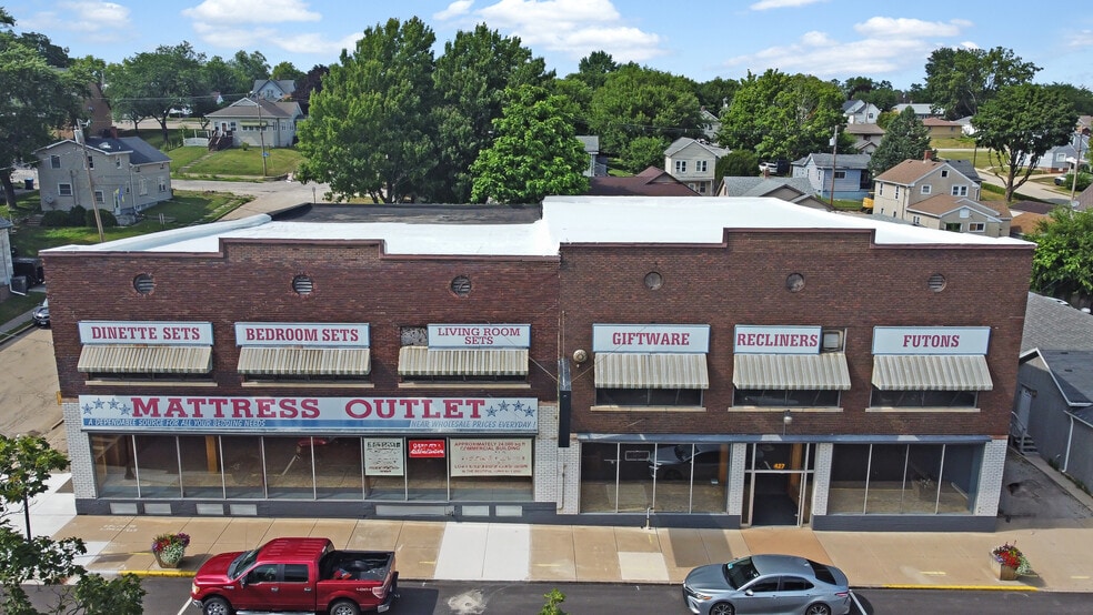 427 5th St, Peru, IL à vendre - Photo du bâtiment - Image 2 de 53