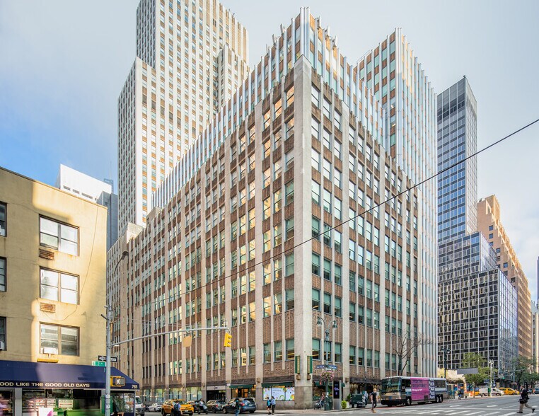 767 Second Ave, New York, NY à louer - Photo du bâtiment - Image 2 de 4
