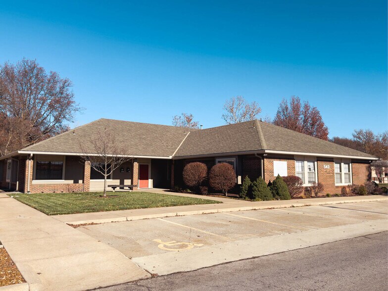 543 Lawrence Ave, Lawrence, KS for lease - Building Photo - Image 1 of 4