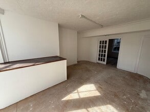 13 Montague Pl, Worthing for lease Interior Photo- Image 2 of 6