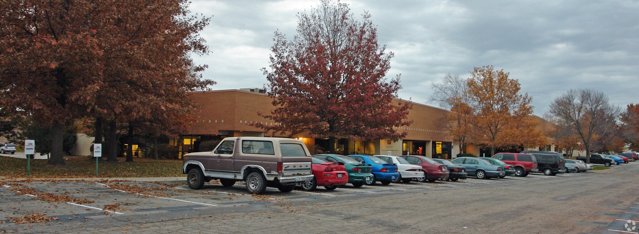 8400-8416 NW 107th Ter, Kansas City, MO for lease Building Photo- Image 1 of 8