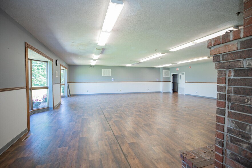 807 N Briarwood Dr, Bolivar, MO à vendre - Photo intérieure - Image 3 de 47