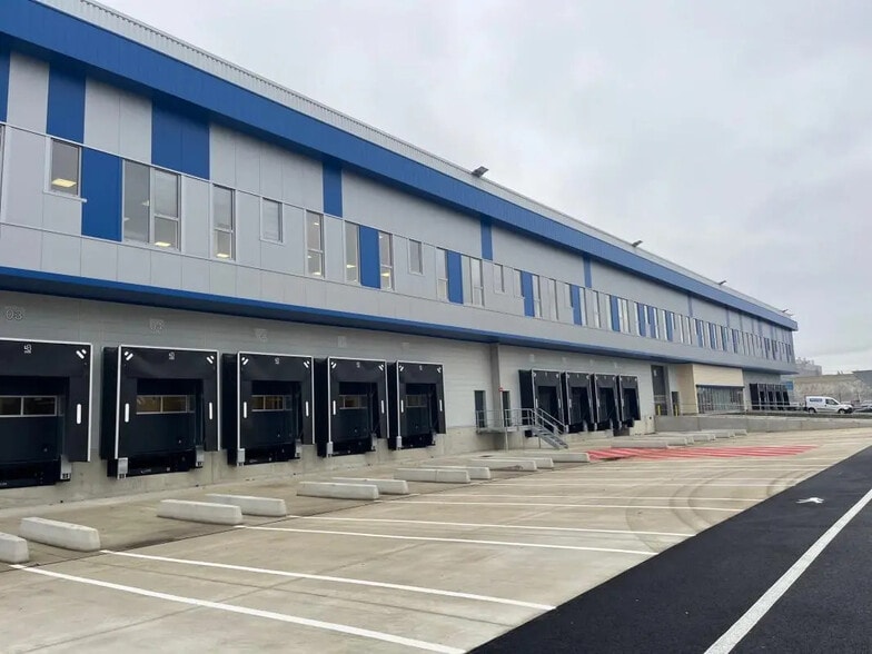 Flex in Conflans-Sainte-Honorine for lease - Building Photo - Image 3 of 21