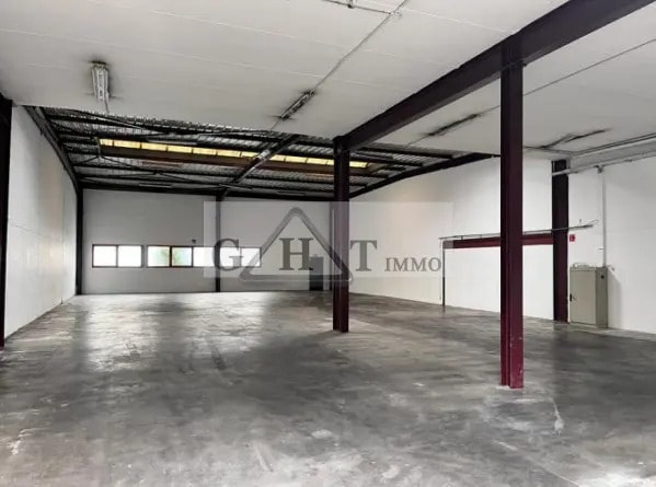 Industrial in Le Blanc-Mesnil for lease - Interior Photo - Image 2 of 5