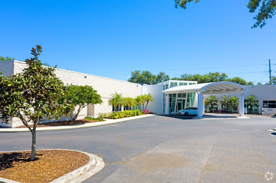 4051 Upper Creek Dr, Sun City Center, FL for lease - Building Photo - Image 1 of 6