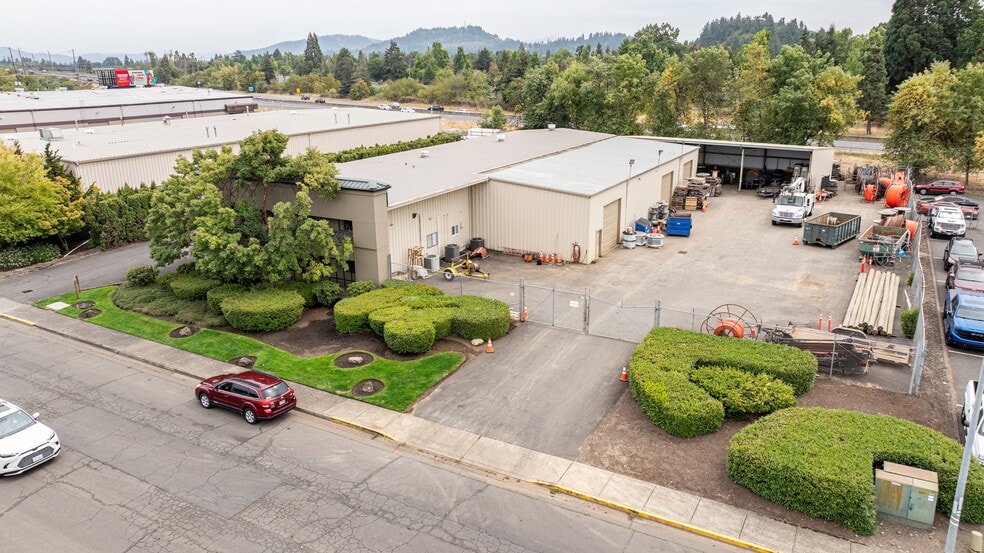 483 Shelley St, Springfield, OR for lease - Building Photo - Image 3 of 8
