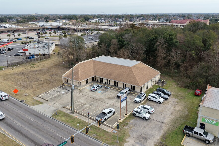 1705 Lapalco Blvd, Harvey, LA à louer - Photo du bâtiment - Image 2 de 12