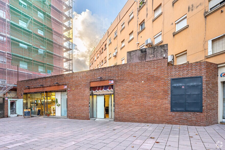 Commerce de détail dans Barcelone, Barcelona à louer - Photo du bâtiment - Image 2 de 6