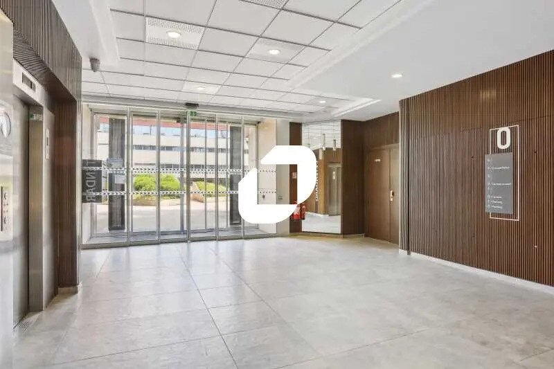 Office in Vélizy-Villacoublay for lease - Lobby - Image 3 of 11