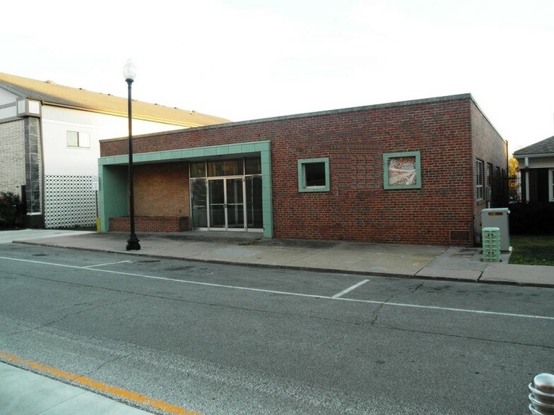 315 W Kansas Ave, Independence, MO à louer - Photo du bâtiment - Image 2 de 8