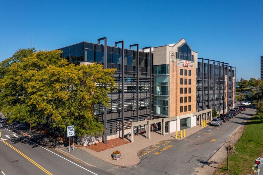 185 Alewife Brook Pky, Cambridge, MA for lease - Building Photo - Image 2 of 18