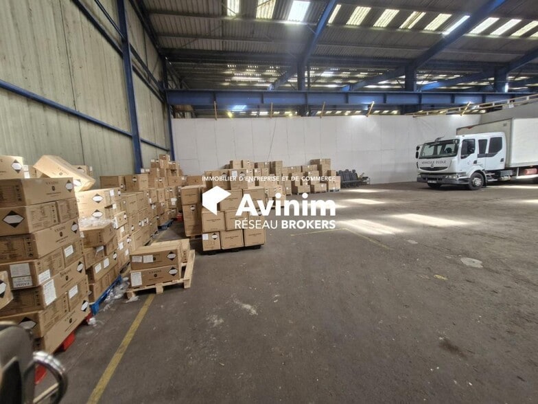 Industrial in Mitry Mory for lease - Interior Photo - Image 2 of 4