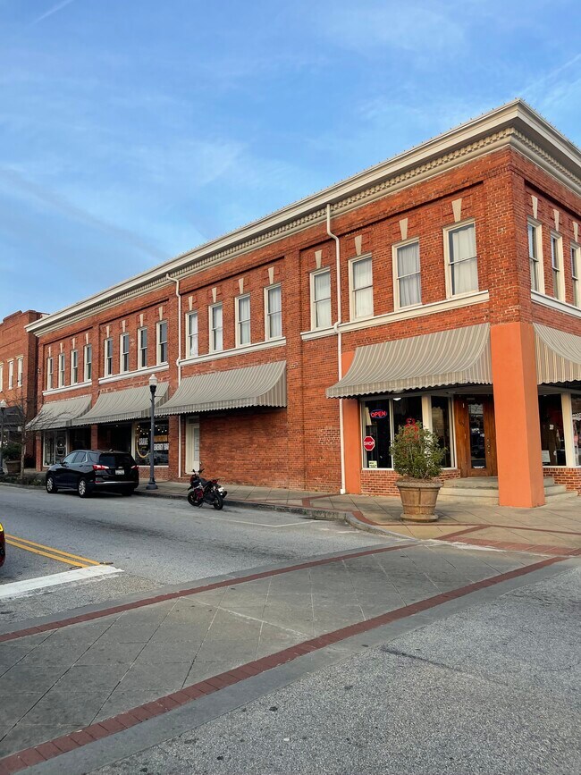 More details for 101 and 103 E Main – Retail for Sale, Clinton, SC