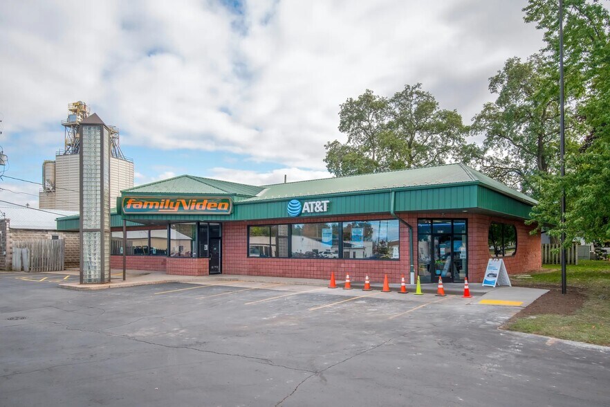 606 E Green Bay St, Shawano, WI à louer - Photo du bâtiment - Image 2 de 6