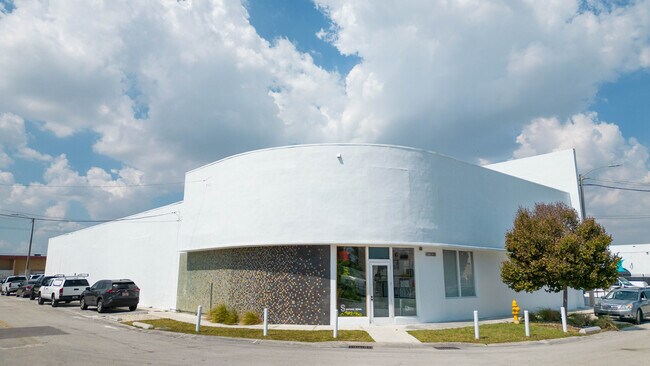 Plus de détails pour 6454 NE 4th Ave, Miami, FL - Local d'activités, Industriel à louer