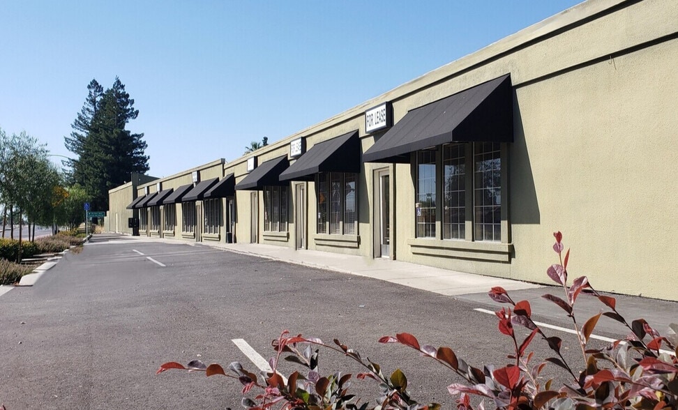 9792 Highway 99, Live Oak, CA à louer - Photo du bâtiment - Image 2 de 20