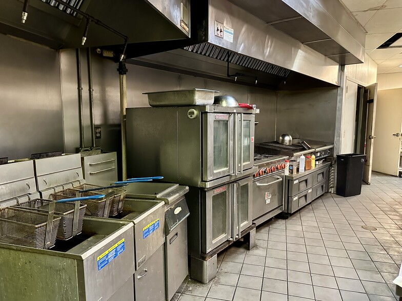 3793 Samet Dr, High Point, NC à louer - Photo intérieure - Image 2 de 8