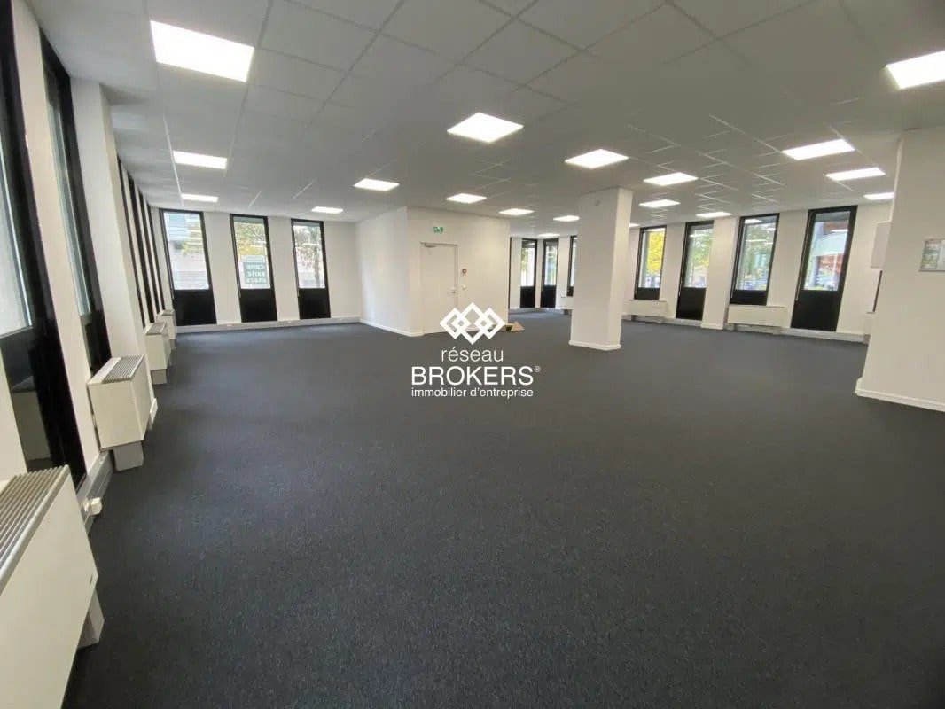 Office in Grenoble for sale Interior Photo- Image 1 of 5