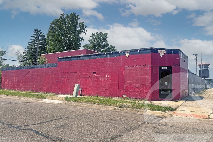18401 W 7 Mile Rd, Detroit, MI à vendre - Photo du bâtiment - Image 1 de 1