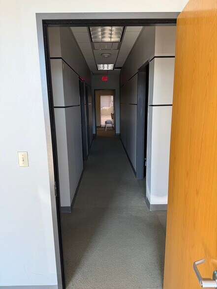 1745 Swan Lake Rd, Bossier City, LA à louer - Photo du bâtiment - Image 3 de 7