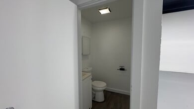 5000 Lake Worth Rd, Lake Worth, FL à louer Photo intérieure- Image 1 de 5